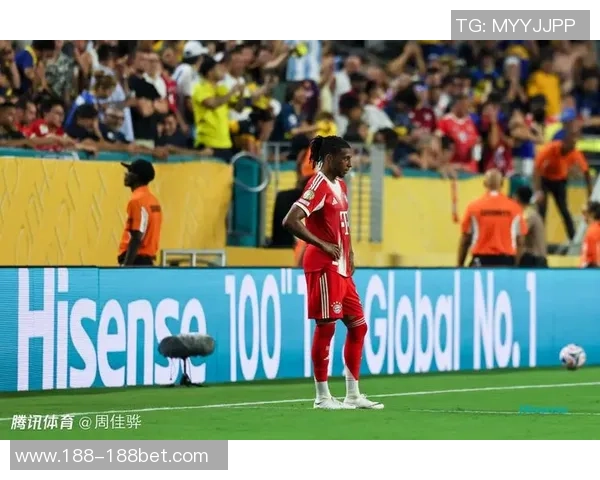 奥利塞训练时佩戴耳钉引发争议拜仁教练曾多次禁止此行为 奥利塞训练时佩戴耳钉引发争议拜仁教练曾多次禁止此行为