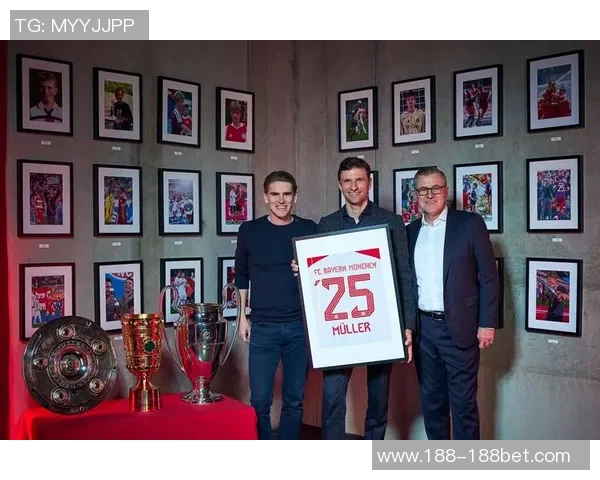 拜仁官方推特发布德甲对阵斯图加特海报基米希与卡尔共同亮相