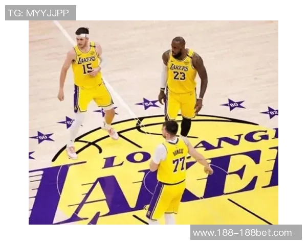 湖人自媒体调侃快船战绩糟糕笑声不断引发球迷热议 湖人自媒体调侃快船战绩糟糕笑声不断引发球迷热议